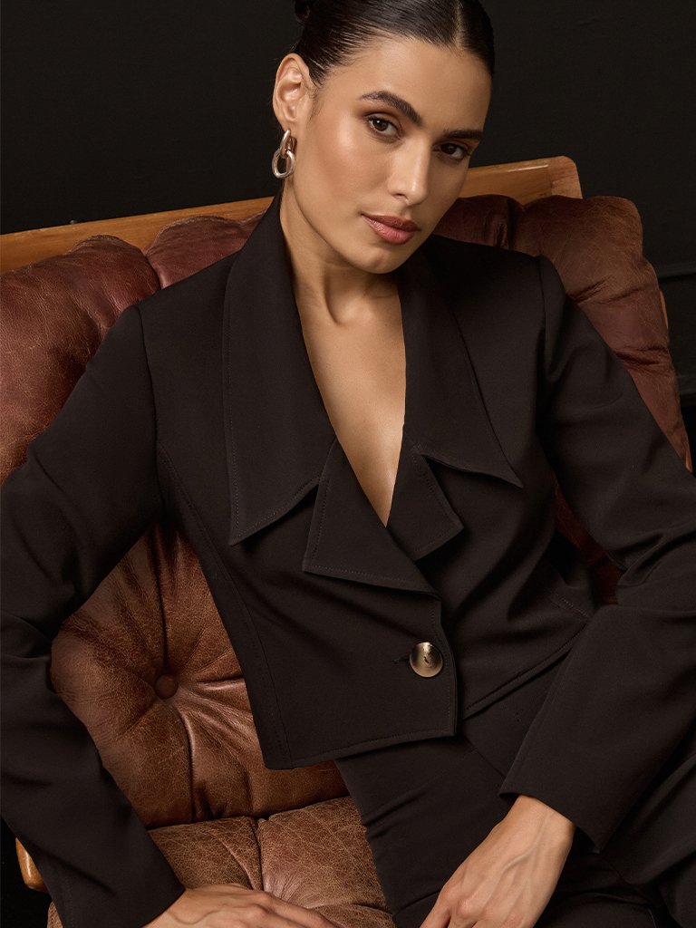 Blazer Cropped Alfaiataria Preto - Compre Online